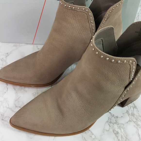 Sole Society Dalphine Leather Boots Color Porcini Size 8 - Picture 2 of 12